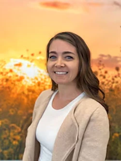 Julia Pezold headshot